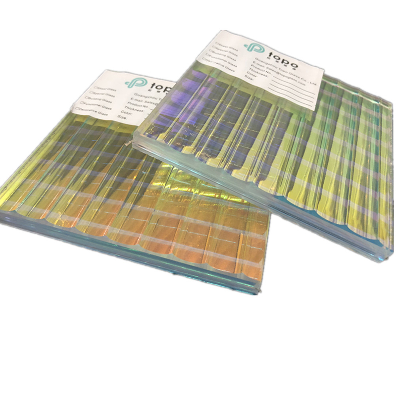 El vidrio de arte laminado con patrón de degradado con diferentes ángulos muestra diferentes colores