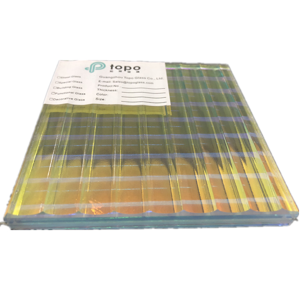 El vidrio de arte laminado con patrón de degradado con diferentes ángulos muestra diferentes colores