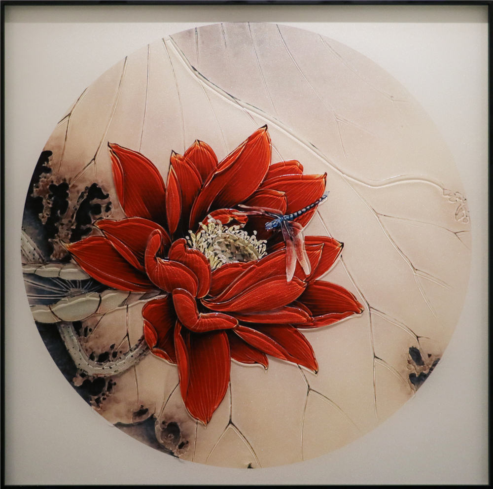 Pintura de vidrio con pájaros y flores hecha sobre vidrio ultra claro con bajo contenido de hierro